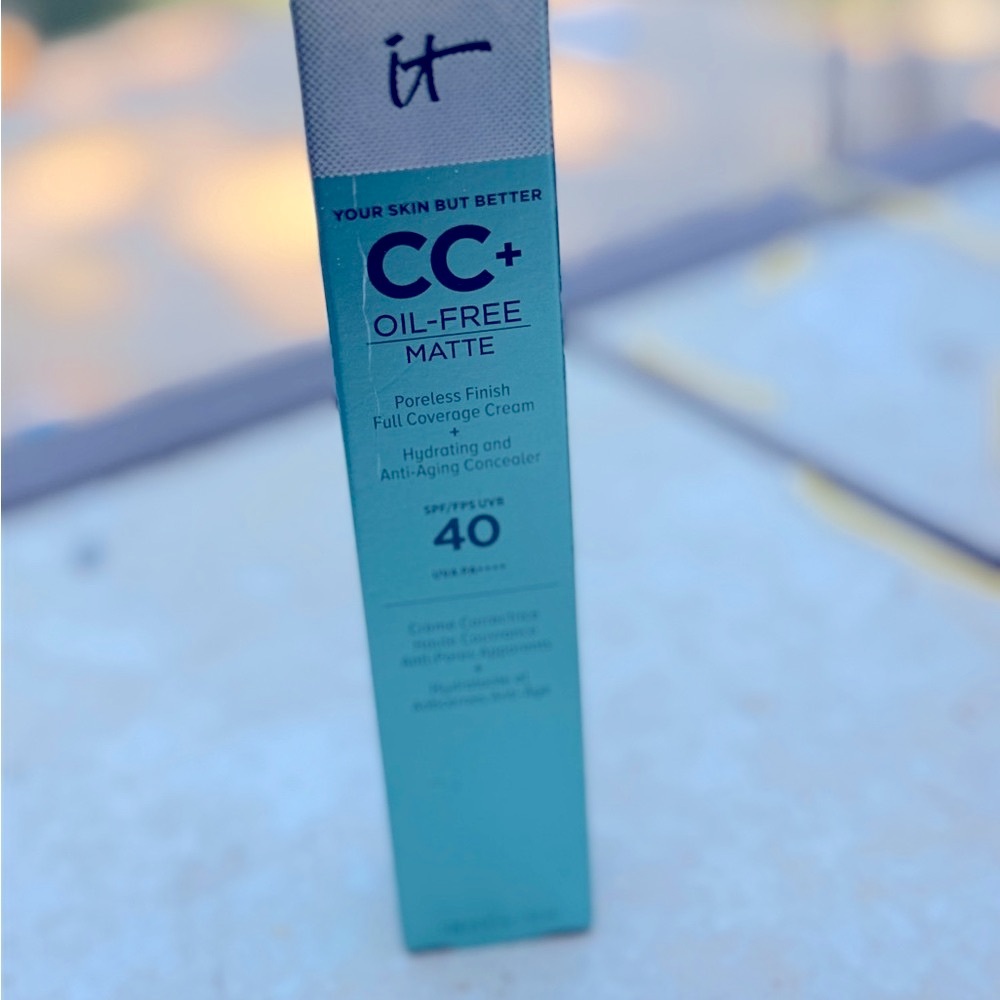 🐔🐔IT Cosmetics CC+ Oil-Free Matte Cream